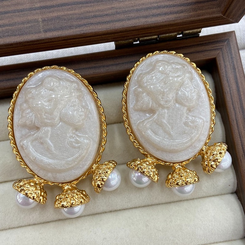 Белые рельефные серьги-гвоздик – обзор и цена Women'S Accessories Jewelry Sale