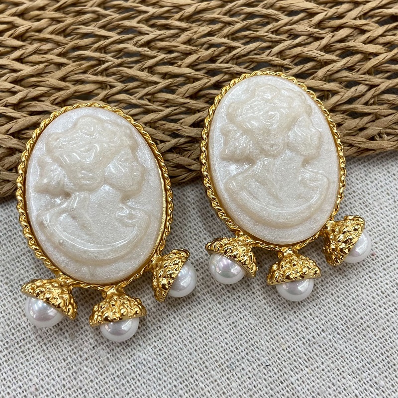 Белые рельефные серьги-гвоздик – обзор и цена Women'S Accessories Jewelry Sale